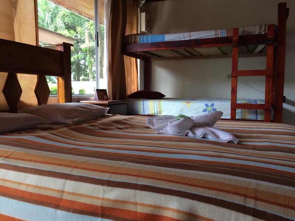 Hostel Rio Danta La Fortuna Bagian luar foto